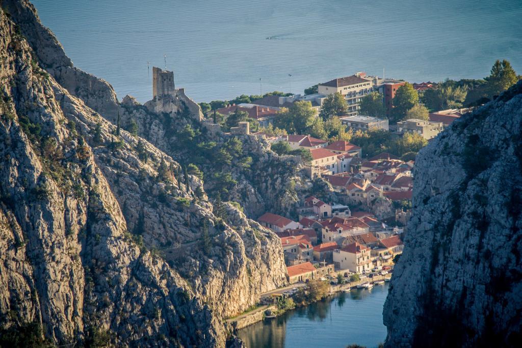 Apartments Dada Omis Luaran gambar