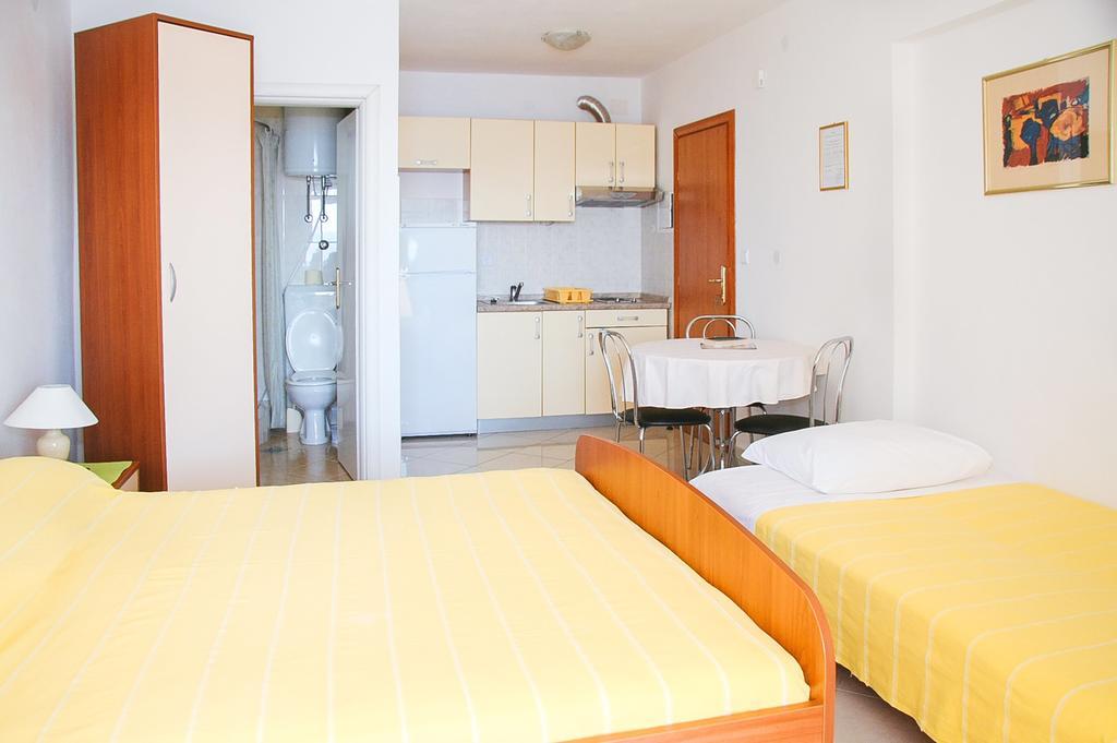 Apartments Dada Omis Bilik gambar
