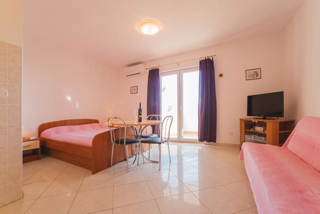 Apartments Dada Omis Bilik gambar