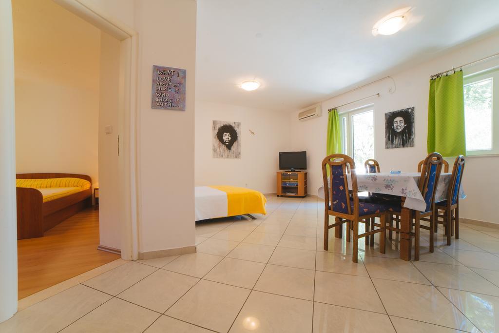 Apartments Dada Omis Bilik gambar